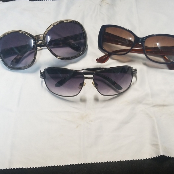 Set of 3 pairs of sunglasses - Picture 1 of 7